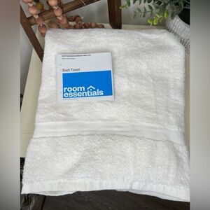 Brand New-Room Essentials Bath Towel